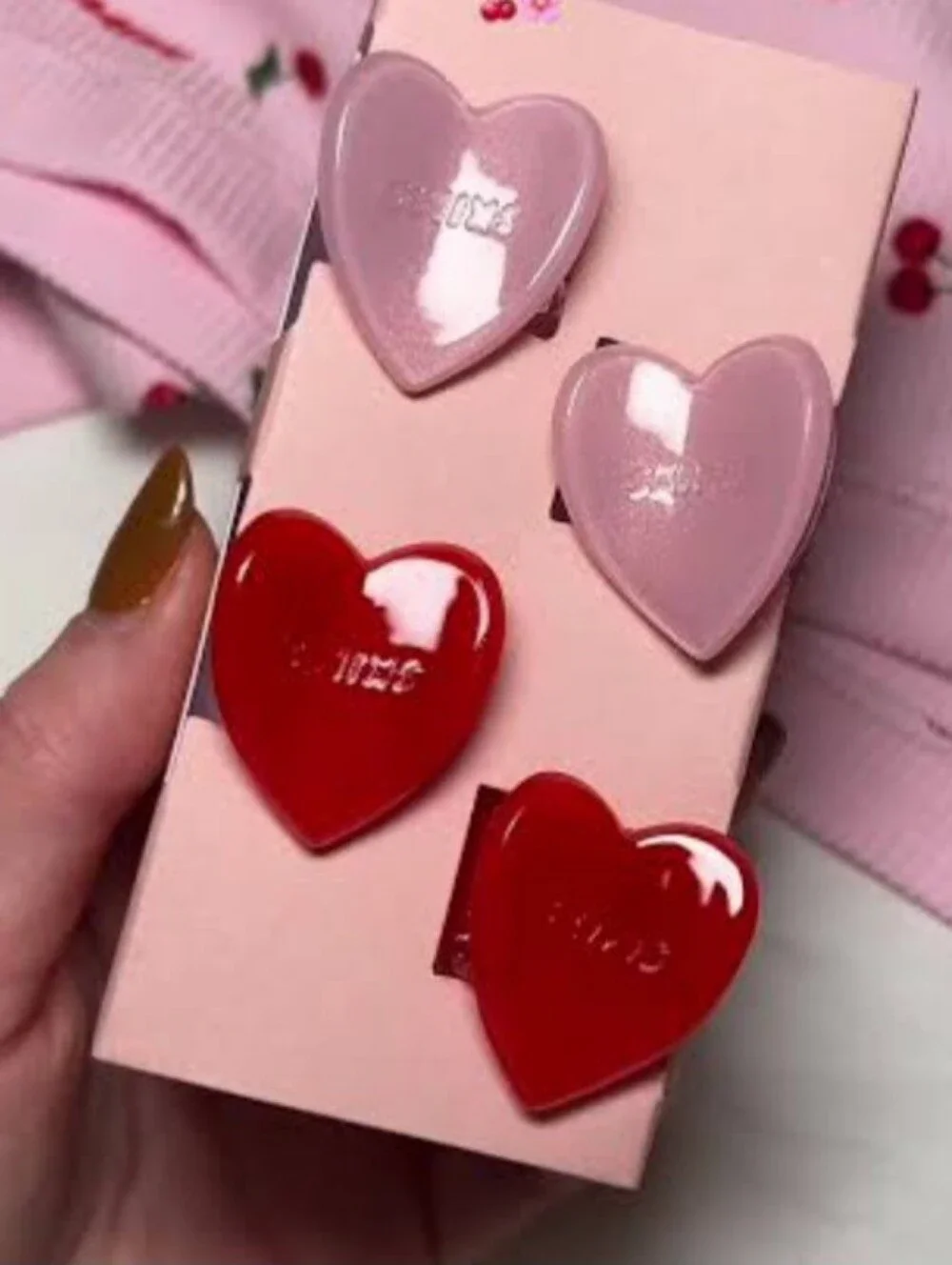 SKIMS Heart Clips